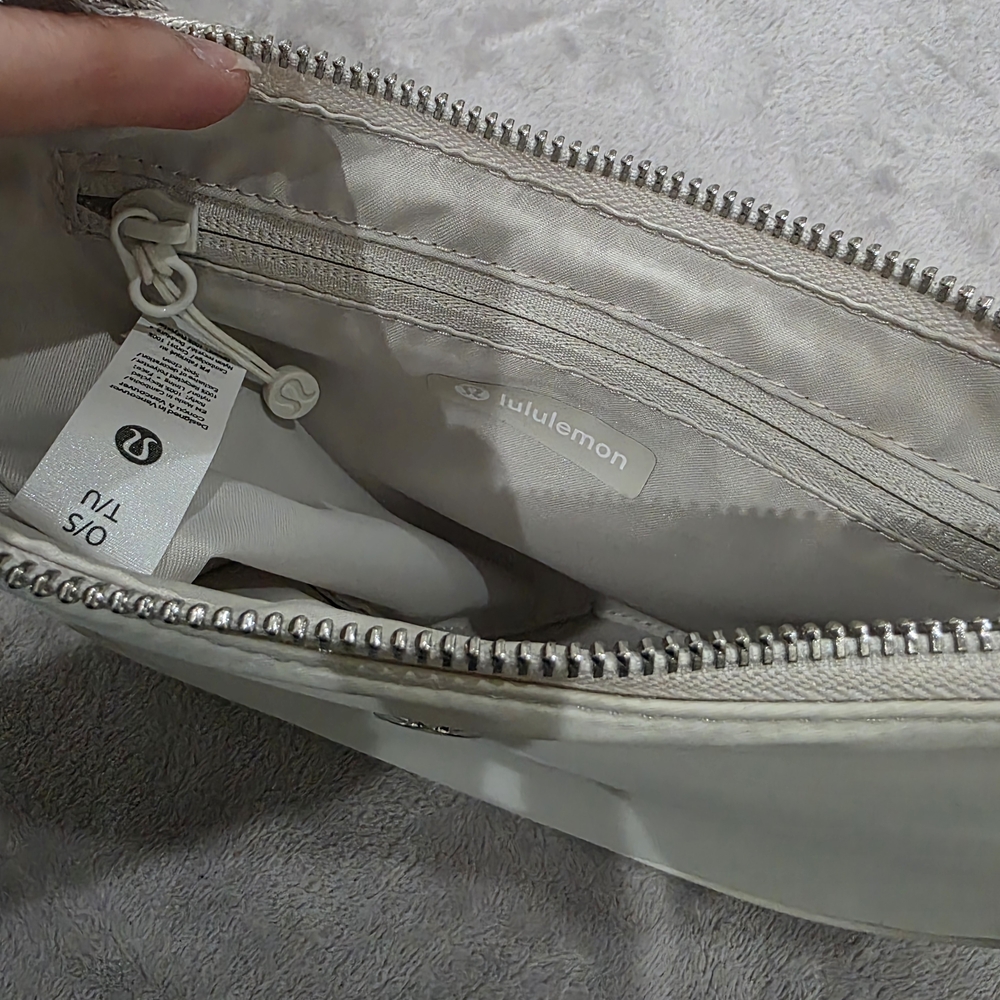 Lululemon - Picture 5 of 9